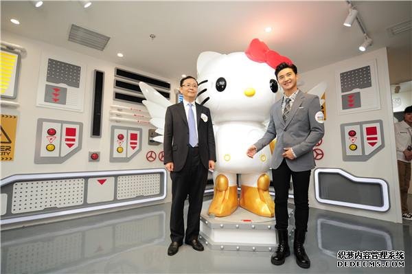 �󶼻ᶫ���㳡 ����֮����������Robot Kitty